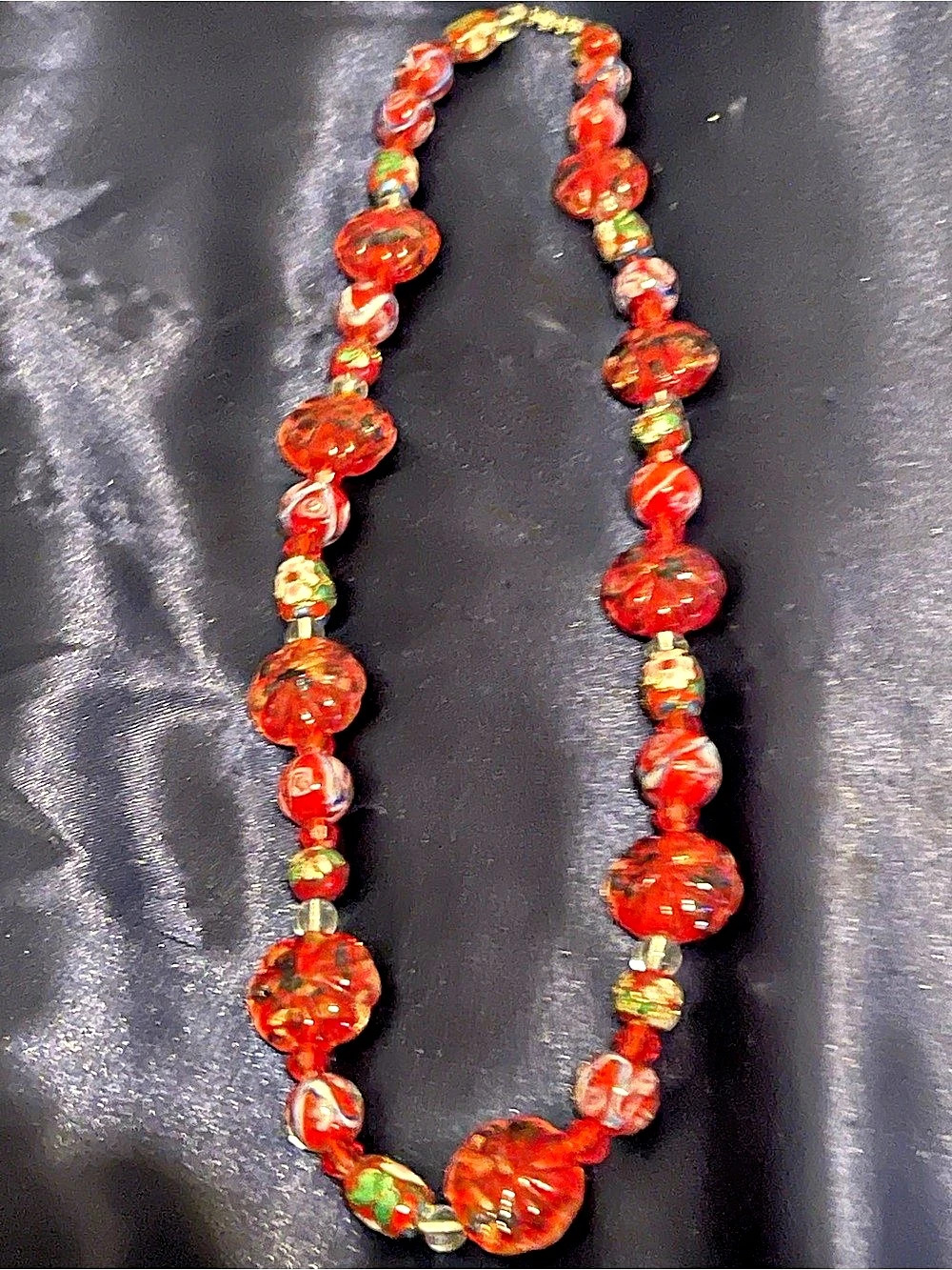 Beaded Necklace in Red & Green